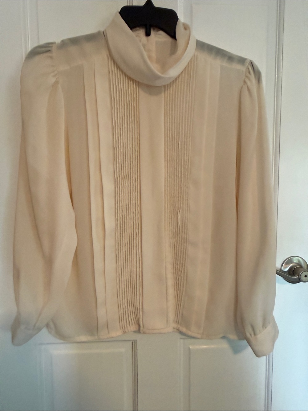 Vtg Cream Mock-Neck Pintuck Blouse - Women's Top